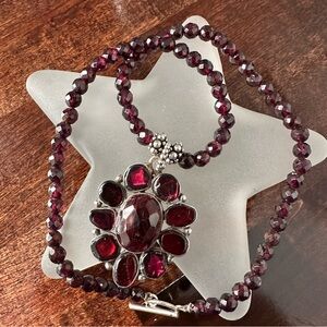 Vintage garnet colored stone necklace, 16in